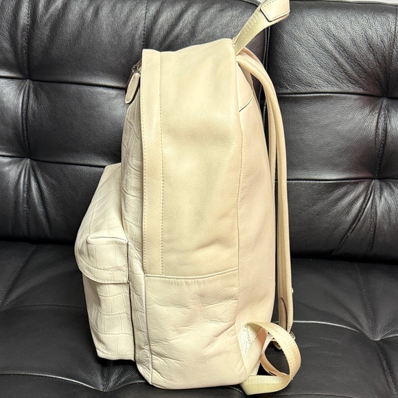 Coach Off-White Unisex Backpack with dust bag - Picture 9 of 15